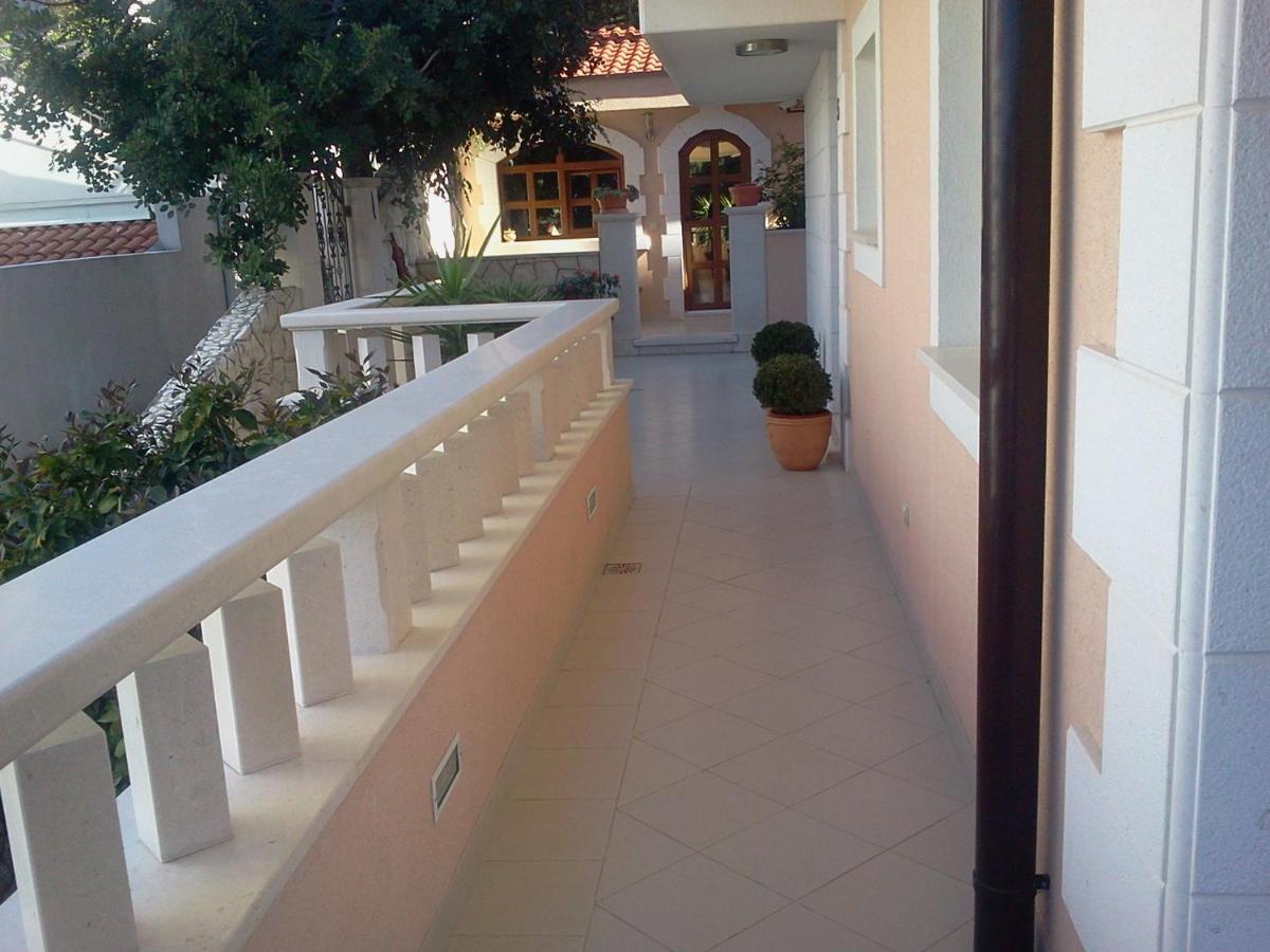 Apartments Jani Хвар Экстерьер фото